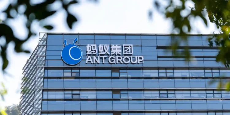 Китайская Ant Group повысит независимость подразделений по развитию цифровых технологий и управлению базами данных