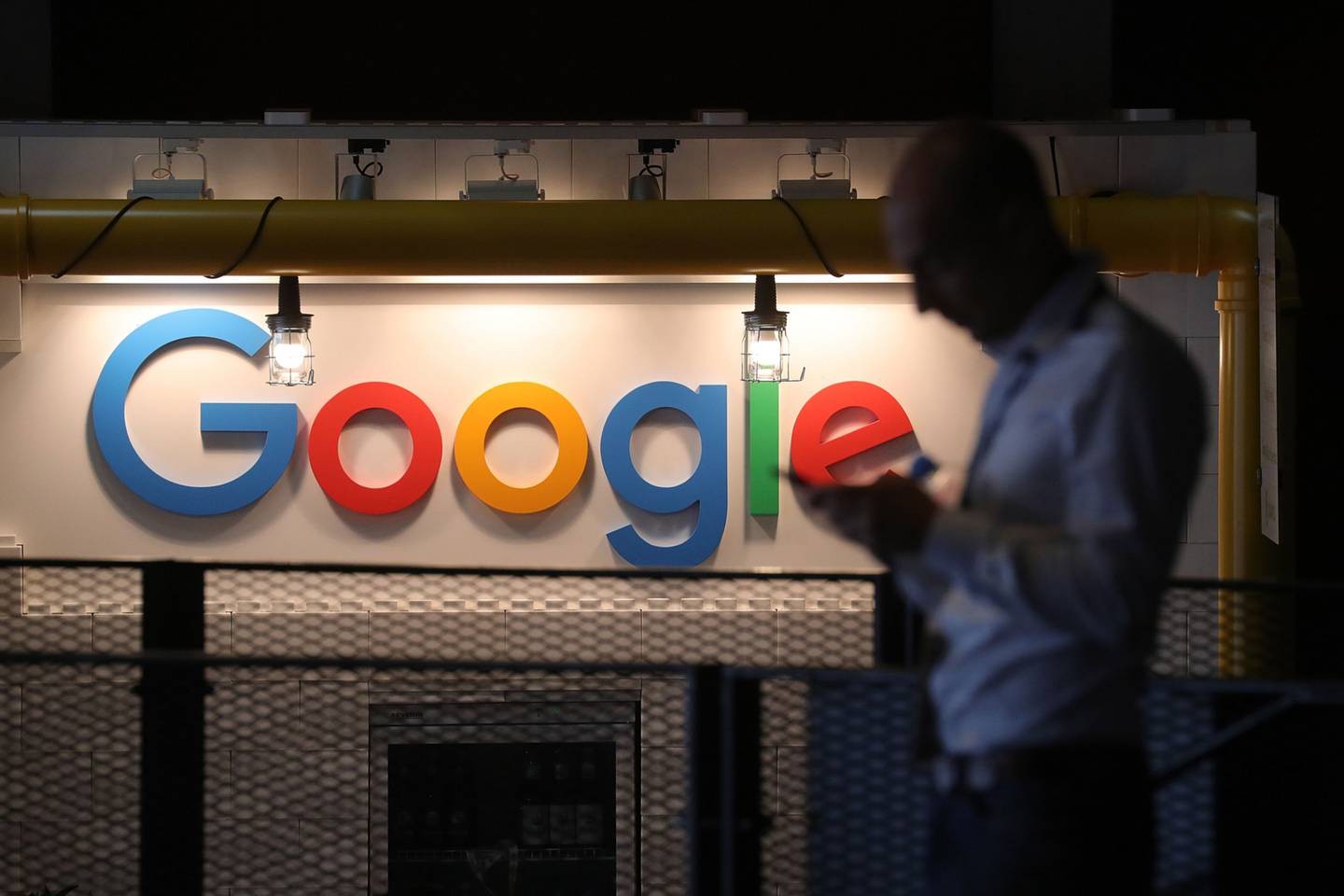 Высокий суд Дели просит Google удалить рекламу, которая нарушает право на товарный знак